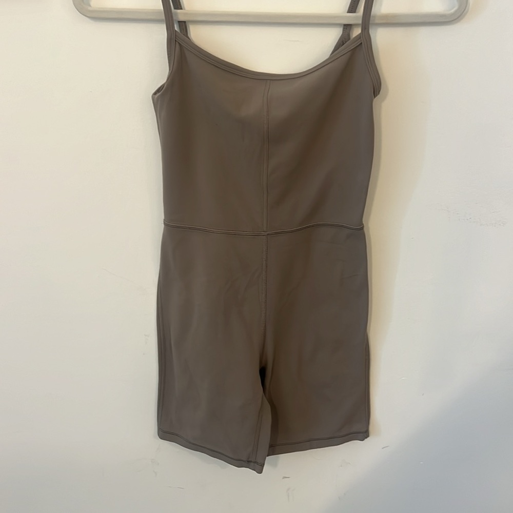 Aritzia Wilfred Free Divinity 5" Romper